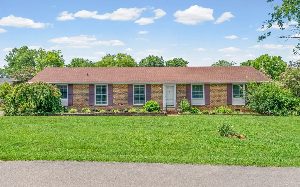 2111 Fleming Road Clarksville TN 37043