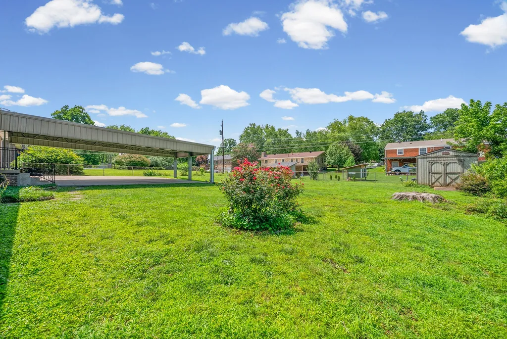2111 Fleming Road Clarksville TN 37043