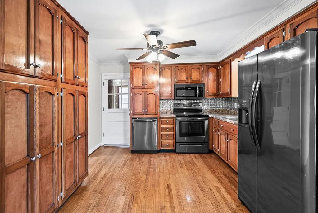 2111 Fleming Road Clarksville TN 37043