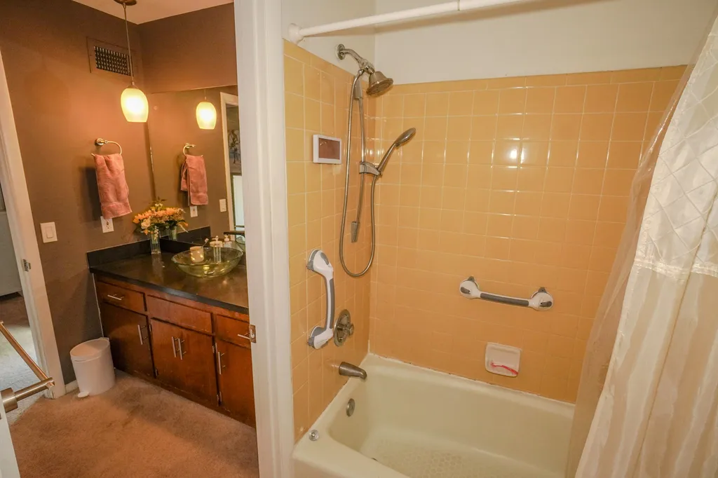 1203 Saxon Drive Nashville TN 37215