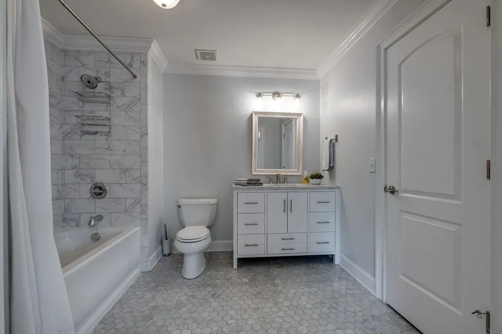 210B Page Road Nashville TN 37205