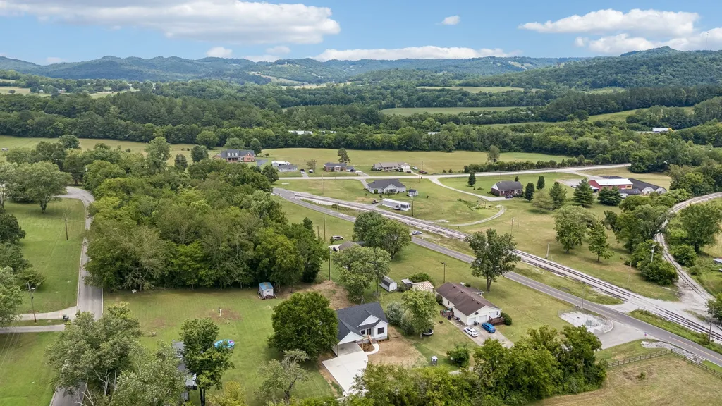 295 Meadow Drive Gordonsville TN 38563