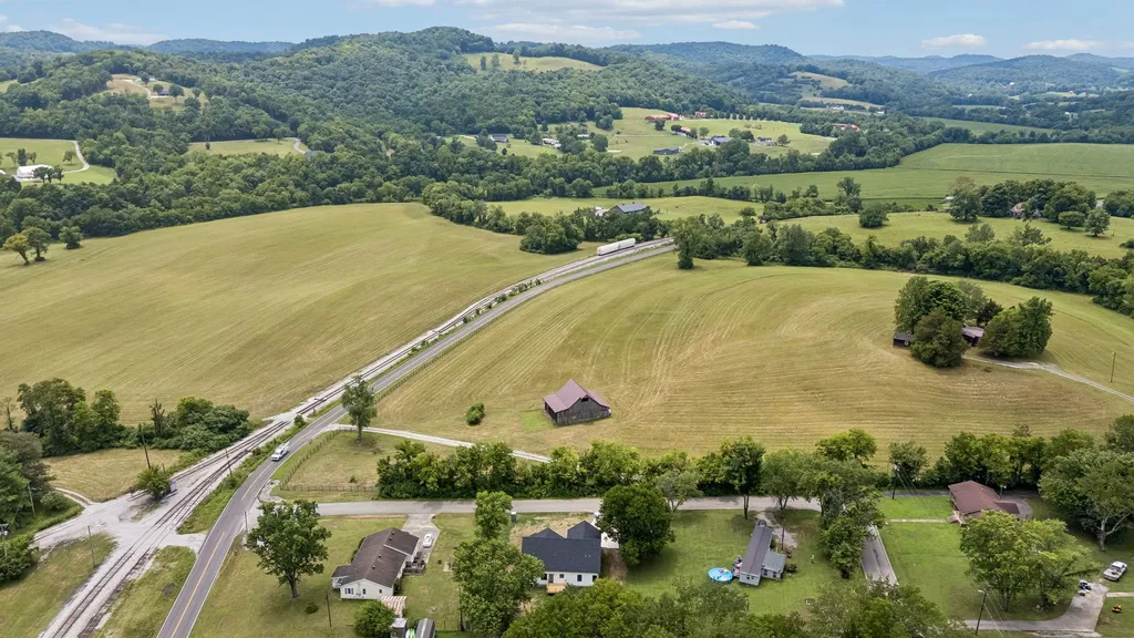 295 Meadow Drive Gordonsville TN 38563