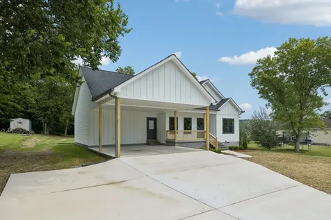 295 Meadow Drive Gordonsville TN 38563