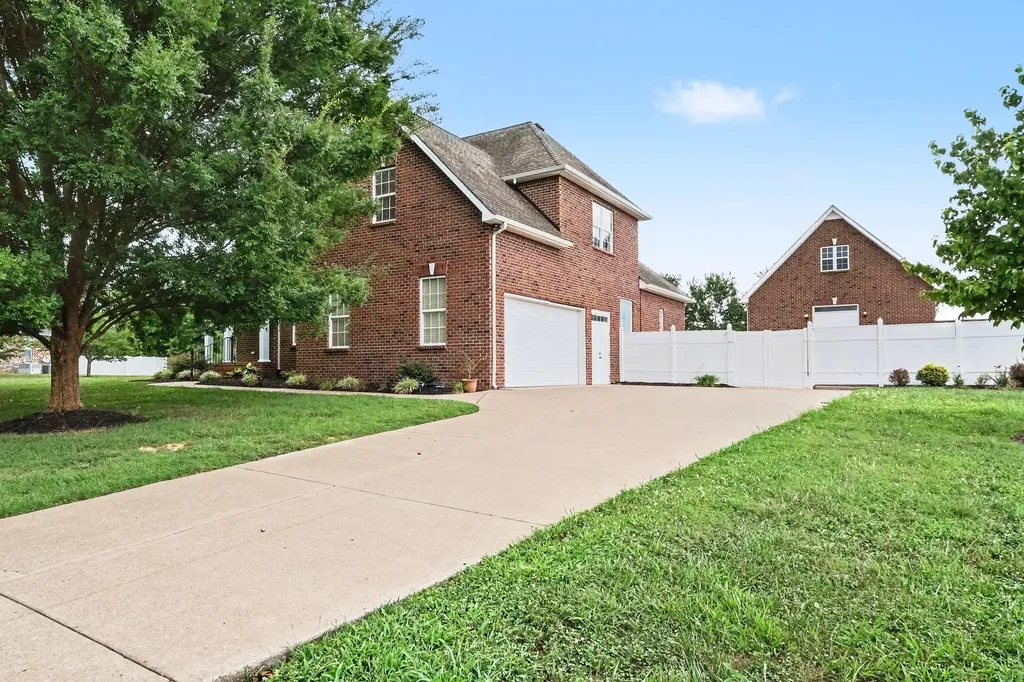 214 Jon Paul Court Murfreesboro TN 37128
