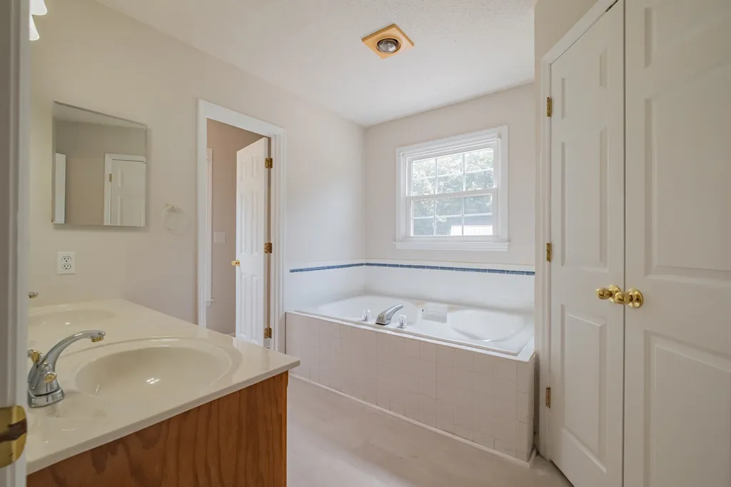207 Ashley Court Tullahoma TN 37388