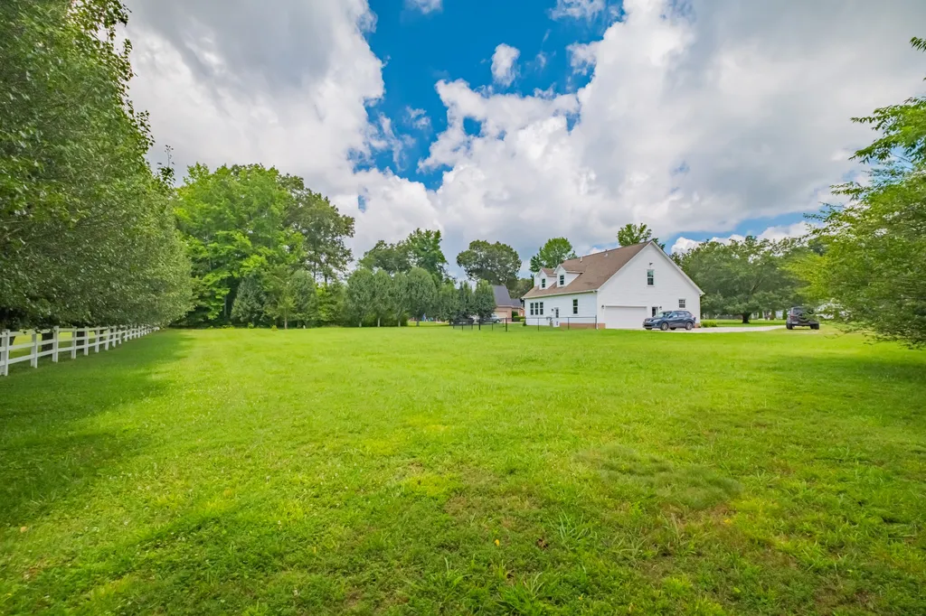 207 Ashley Court Tullahoma TN 37388