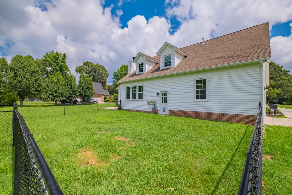 207 Ashley Court Tullahoma TN 37388