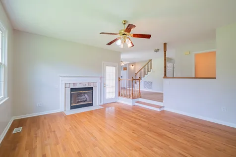 207 Ashley Court Tullahoma TN 37388