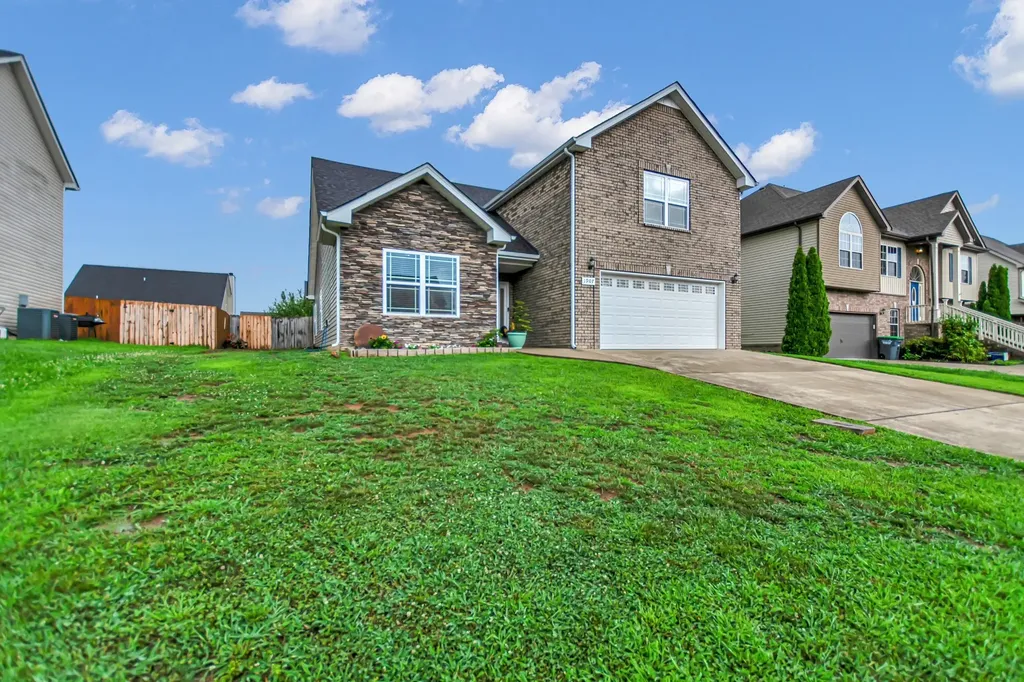 1907 Sunset Meadows Way Clarksville TN 37042