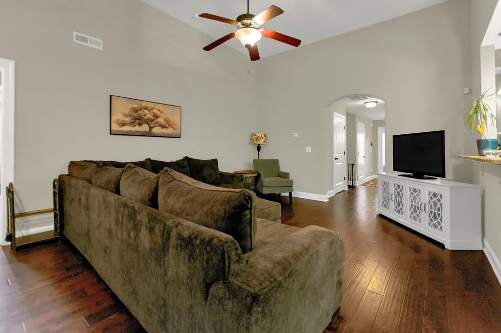 1907 Sunset Meadows Way Clarksville TN 37042