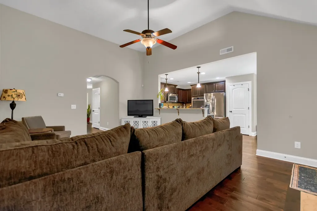 1907 Sunset Meadows Way Clarksville TN 37042