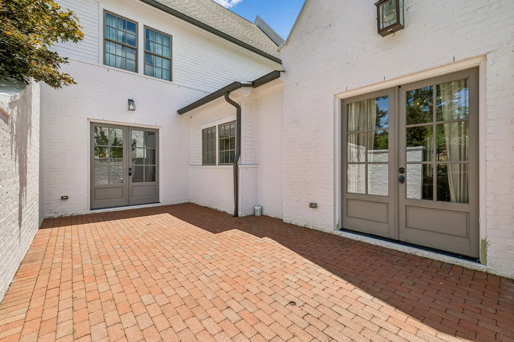 3719 Woodmont Boulevard Nashville TN 37215