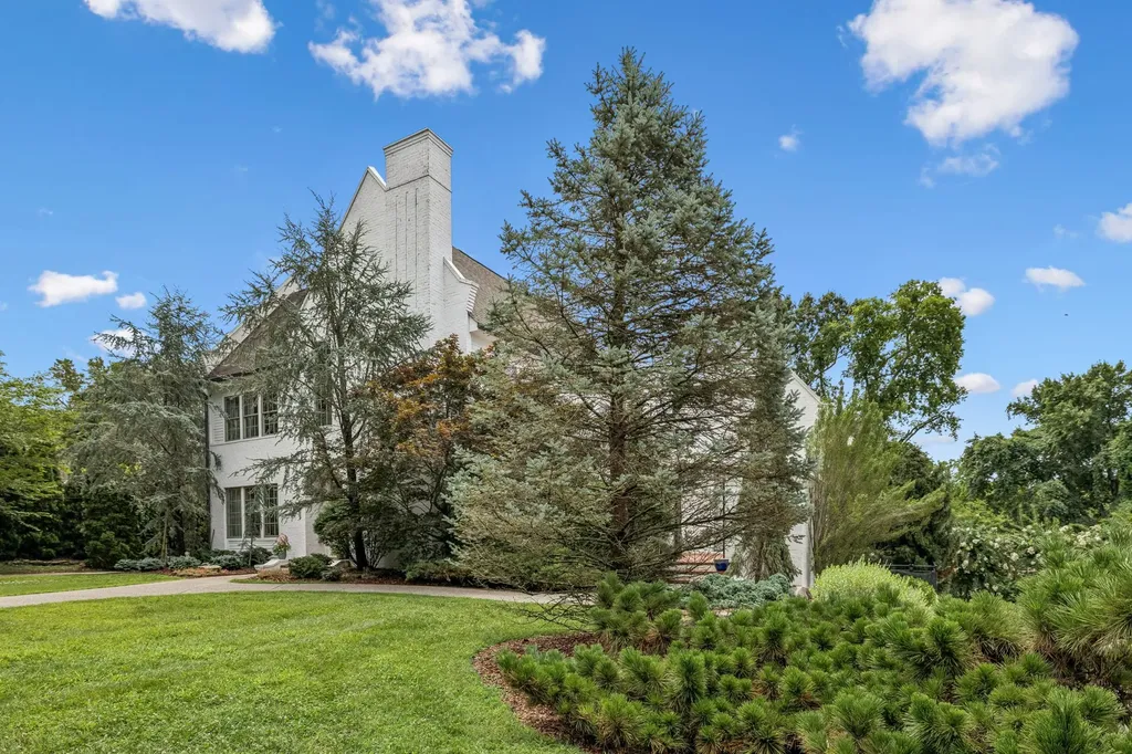 3719 Woodmont Boulevard Nashville TN 37215