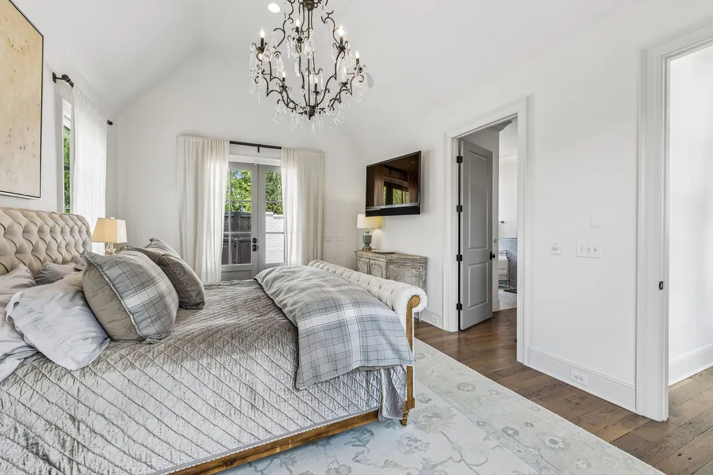 3719 Woodmont Boulevard Nashville TN 37215