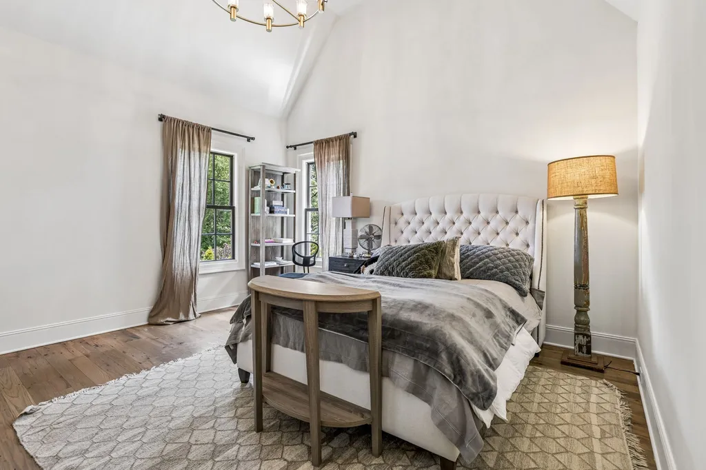 3719 Woodmont Boulevard Nashville TN 37215
