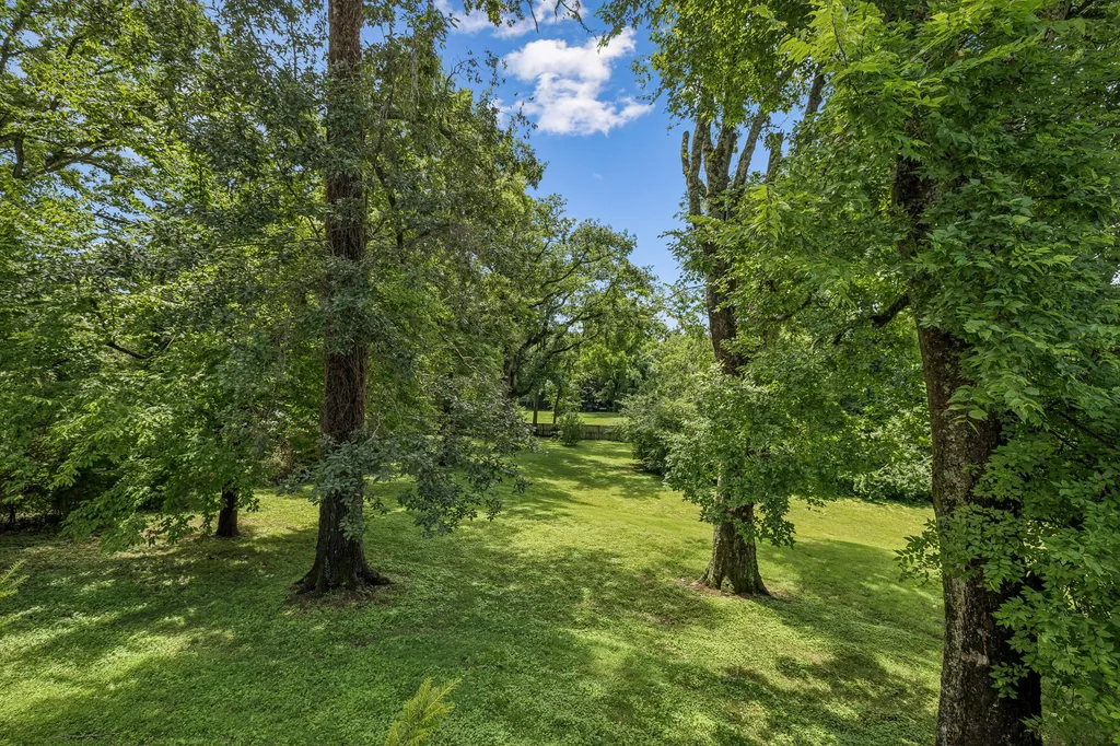 3719 Woodmont Boulevard Nashville TN 37215