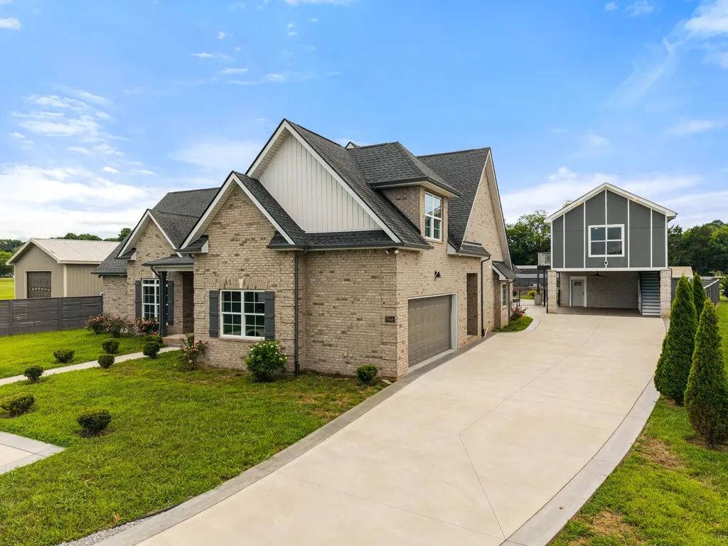 7566 Don Bruce Court Christiana TN 37037