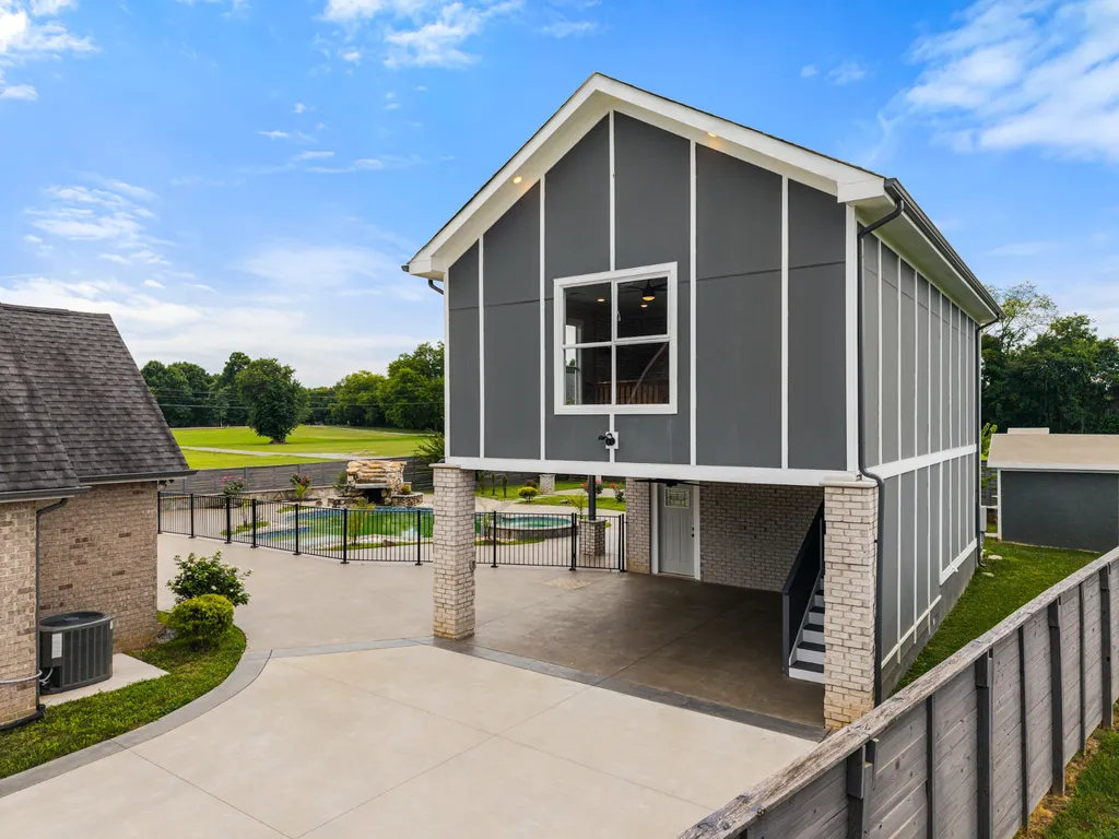 7566 Don Bruce Court Christiana TN 37037