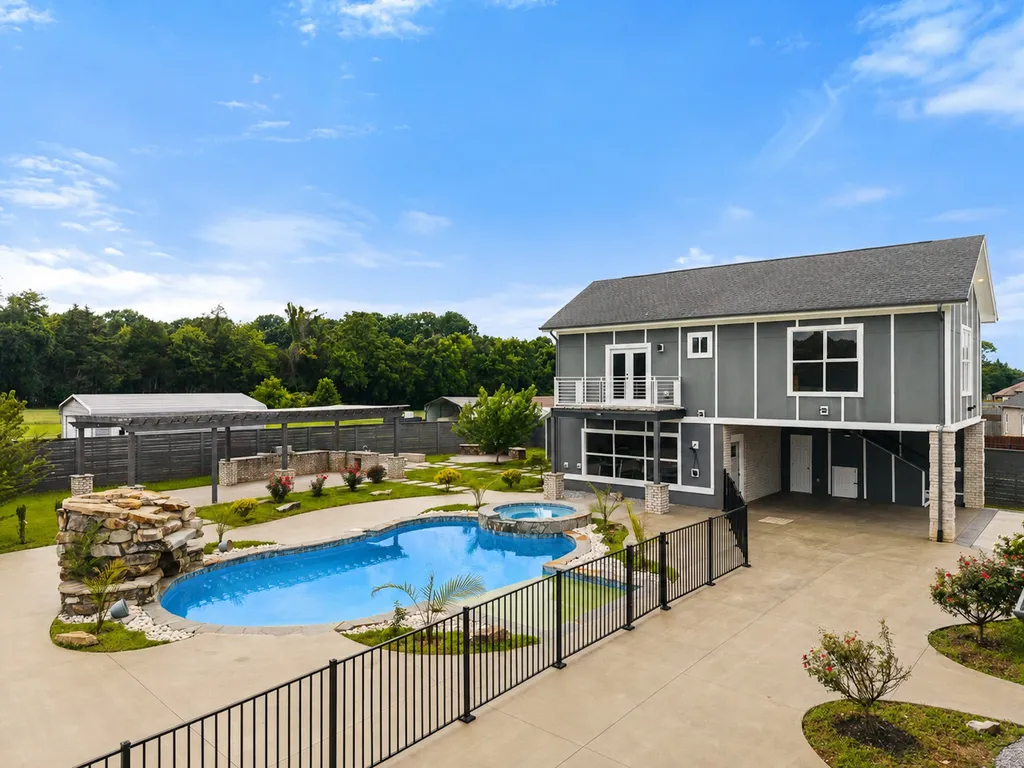 7566 Don Bruce Court Christiana TN 37037