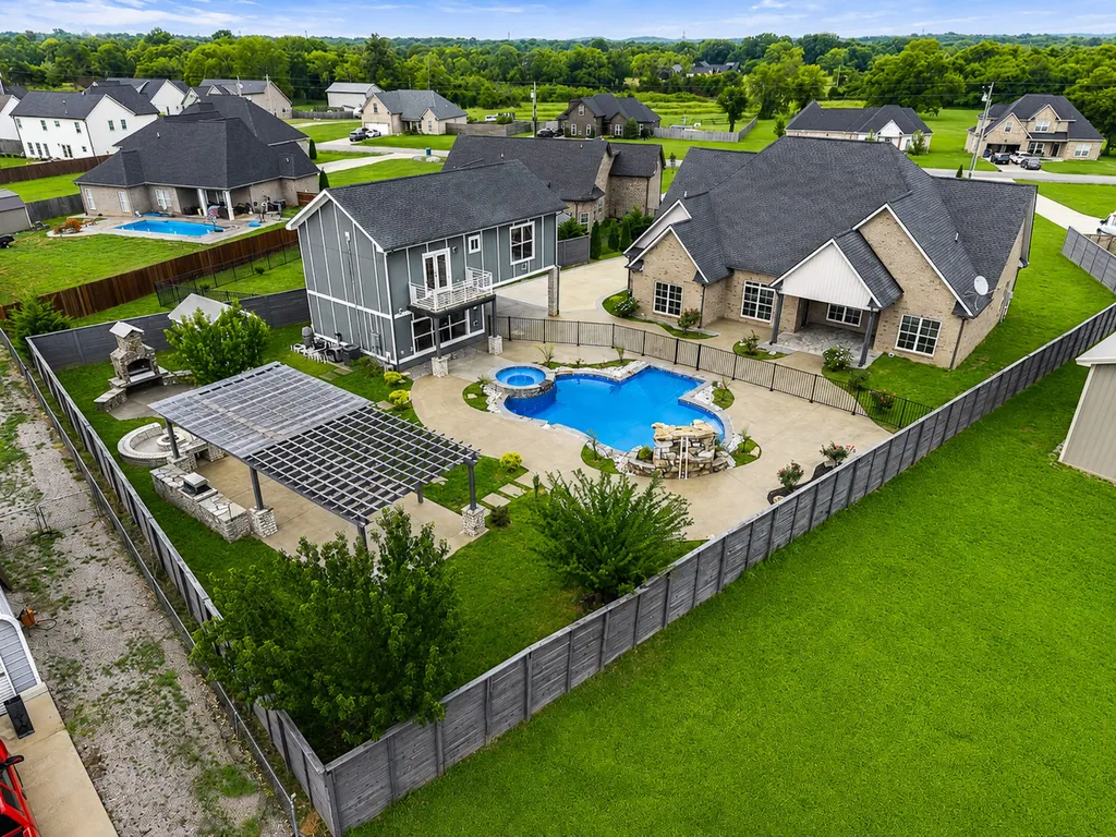7566 Don Bruce Court Christiana TN 37037