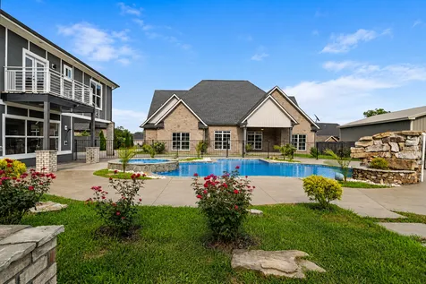 7566 Don Bruce Court Christiana TN 37037