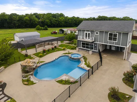7566 Don Bruce Court Christiana TN 37037