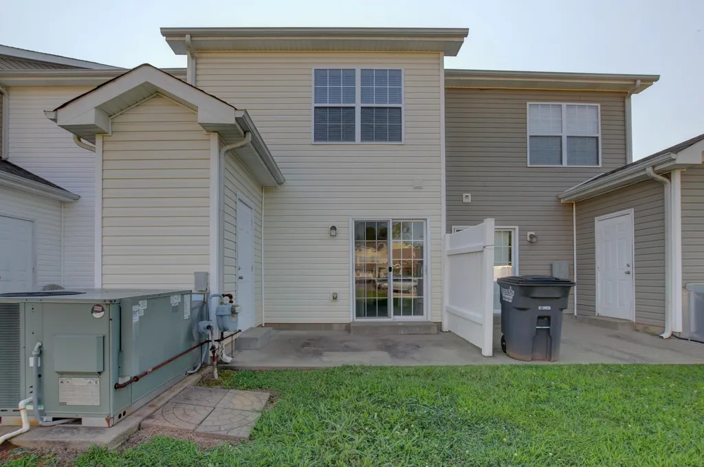 112 Alexander Boulevard Clarksville TN 37040