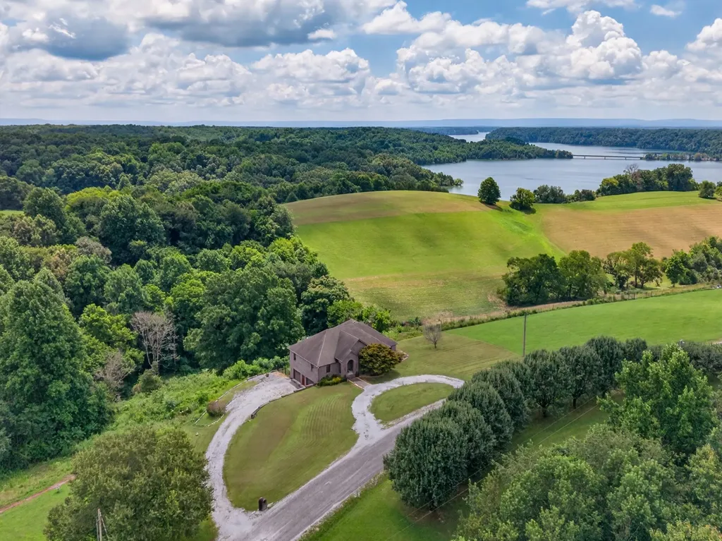 663 Lake Haven Drive Tullahoma TN 37388