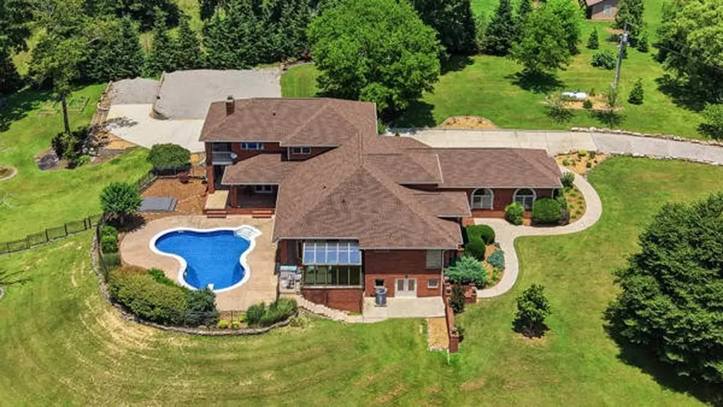 424 Hewgleys Road South Pittsburg TN 37380