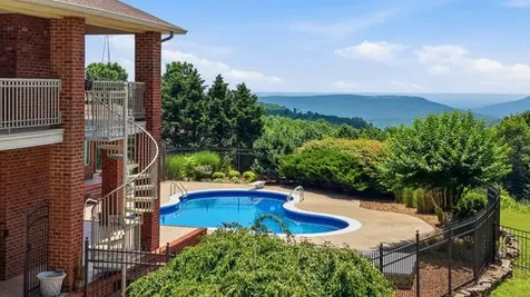 424 Hewgleys Road South Pittsburg TN 37380