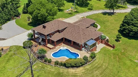 424 Hewgleys Road South Pittsburg TN 37380