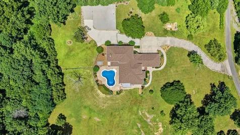 424 Hewgleys Road South Pittsburg TN 37380