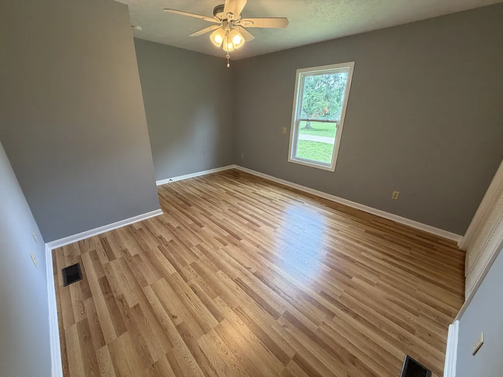 1009 Due West Circle Lafayette TN 37083