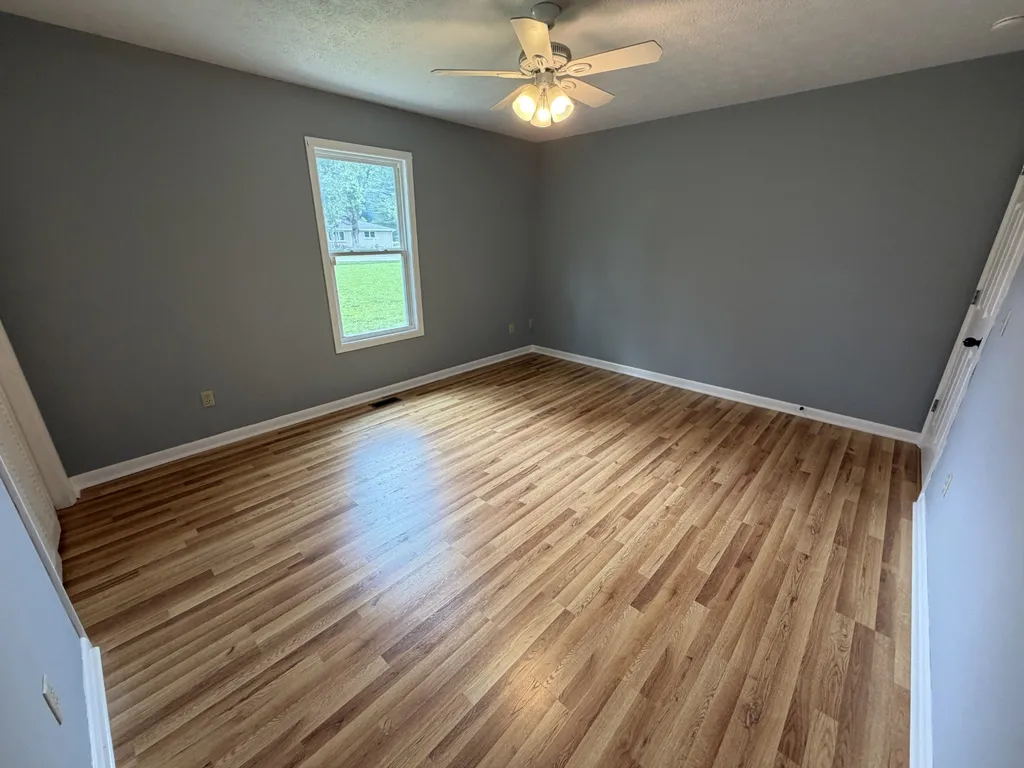 1009 Due West Circle Lafayette TN 37083
