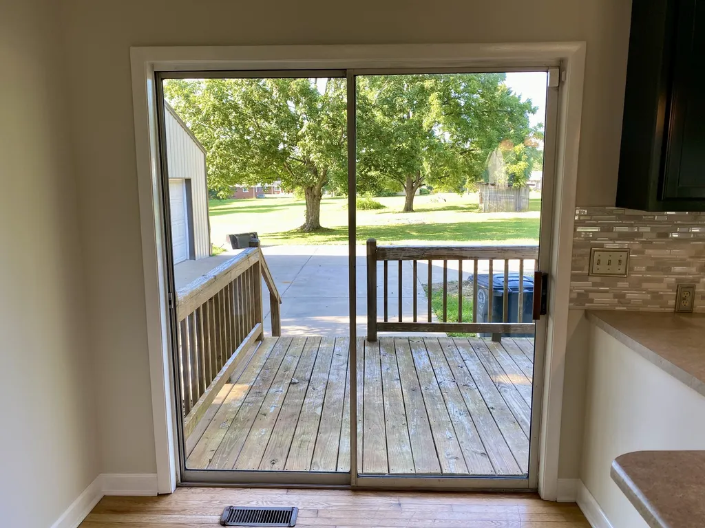 1009 Due West Circle Lafayette TN 37083