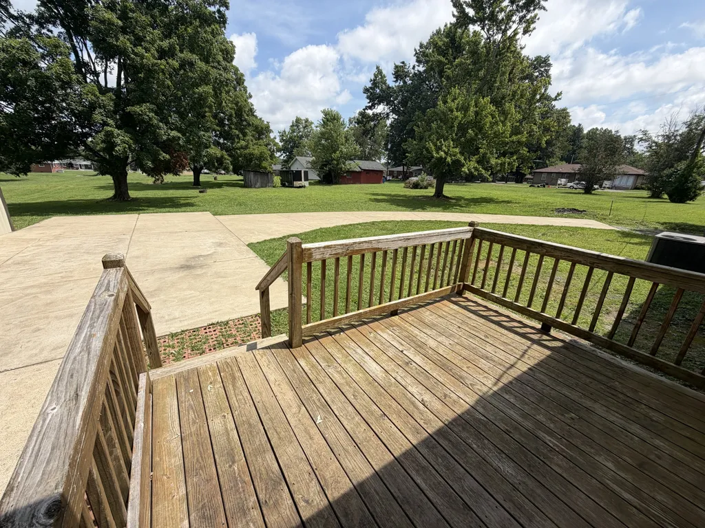 1009 Due West Circle Lafayette TN 37083