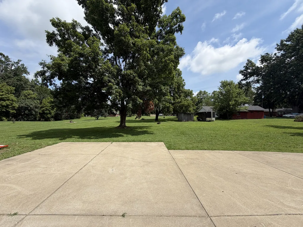 1009 Due West Circle Lafayette TN 37083