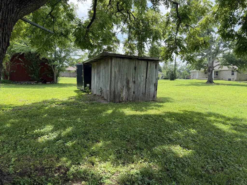 1009 Due West Circle Lafayette TN 37083