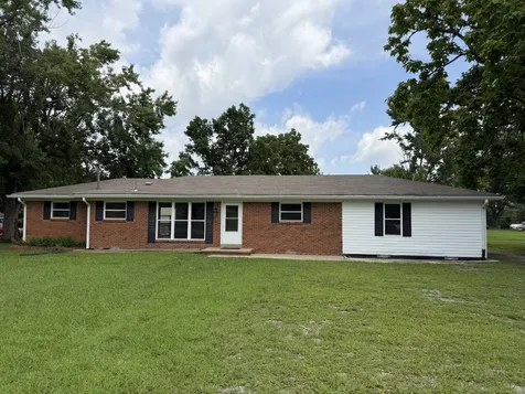 1009 Due West Circle Lafayette TN 37083