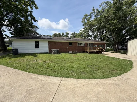 1009 Due West Circle Lafayette TN 37083