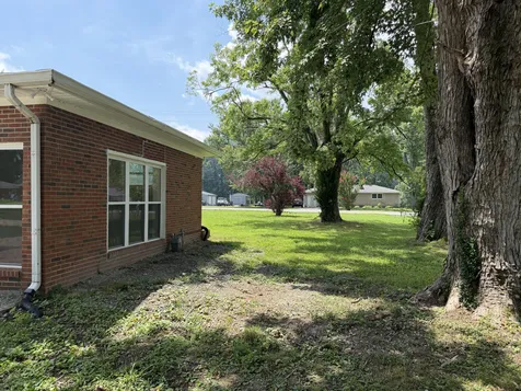 1009 Due West Circle Lafayette TN 37083