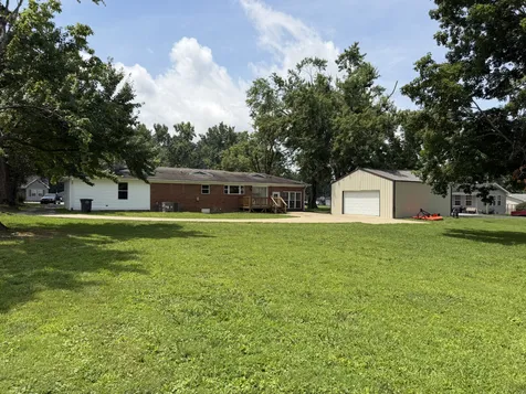 1009 Due West Circle Lafayette TN 37083