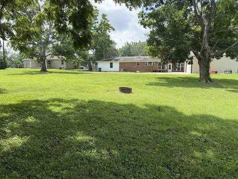 1009 Due West Circle Lafayette TN 37083