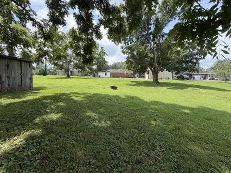 1009 Due West Circle Lafayette TN 37083