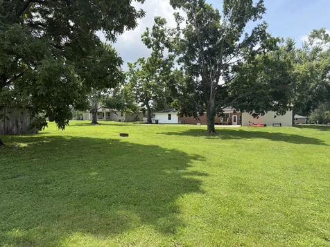 1009 Due West Circle Lafayette TN 37083