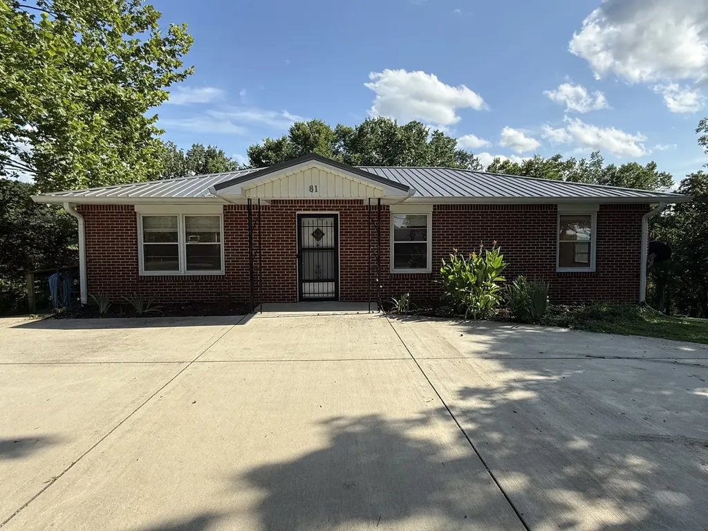 81 County House Circle Carthage TN 37030