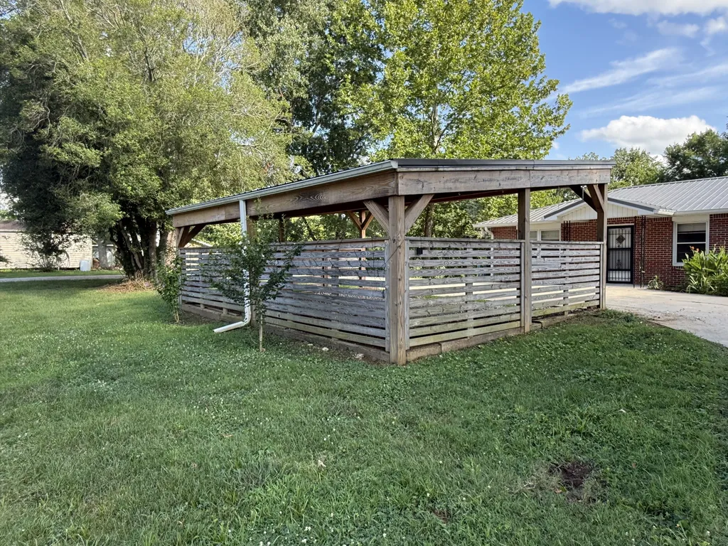 81 County House Circle Carthage TN 37030