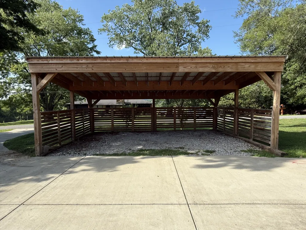 81 County House Circle Carthage TN 37030