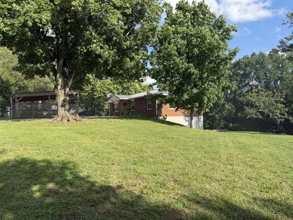 81 County House Circle Carthage TN 37030